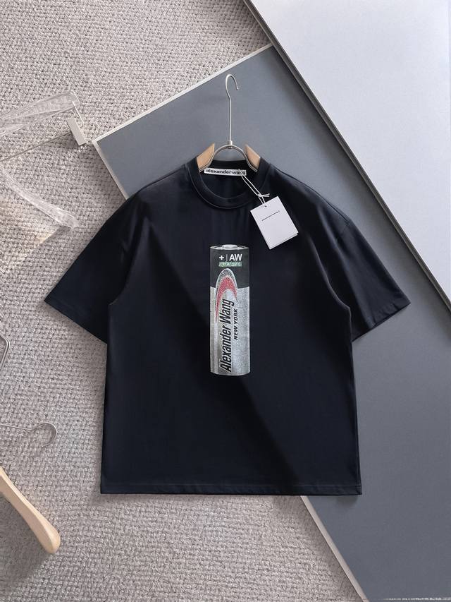 Bbr*BURBERRY 25S Summer Men's Casual Polo. The logo is created with the latest v