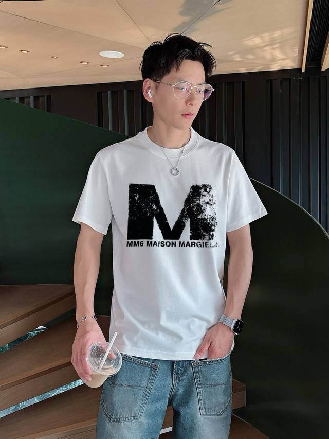 Burberry. 2025 Spring and Summer New Fashion Round Neck Short Sleeve High-end Cu