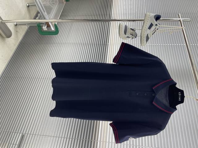 LvThis waistcoat jacket is a workwear silhouette with multiple logo elements, sh