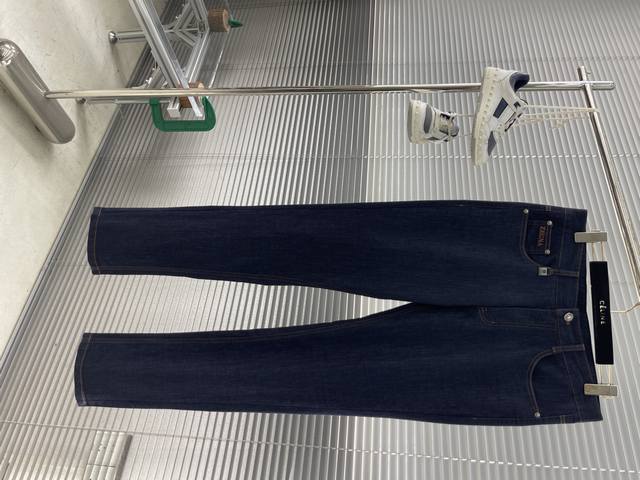 New Prada model. Customized imported liquid amine cotton fabric. Synchronized wi