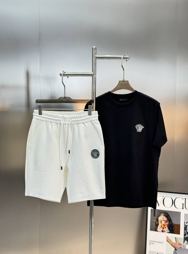 Dior 2025 Spring and Summer new style, the latest casual shorts. The original pa