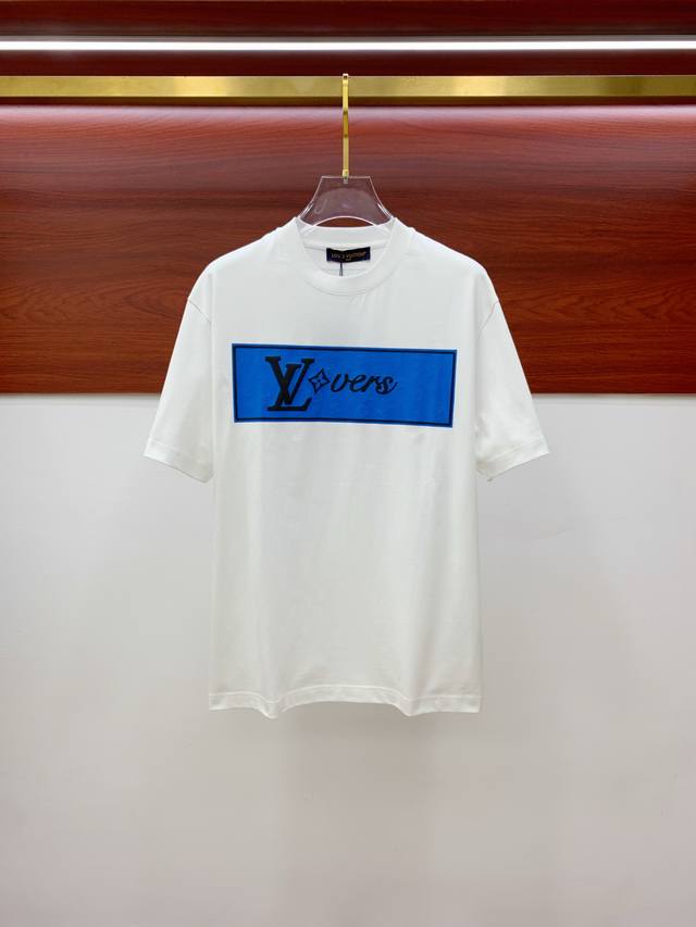 Lp's latest 2025 Polo shirt is fashionable and simple. It is famous for its simp