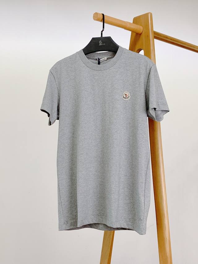 Prada's top-quality 2025 summer new casual shorts! Available on the official web
