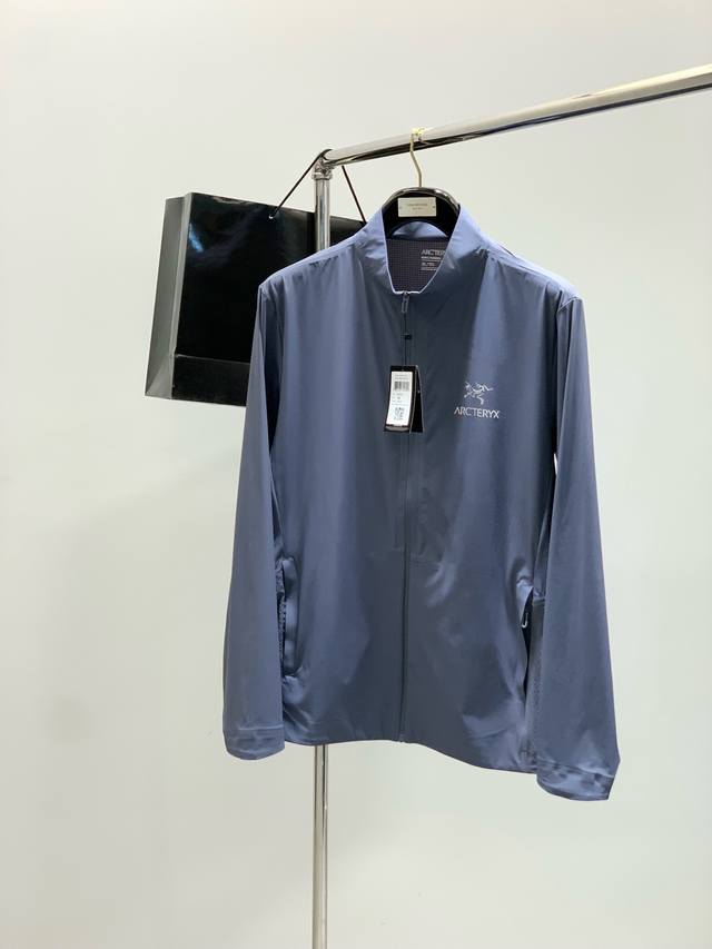 Celine's top-quality 2025 spring and summer new casual pants! Available on the o