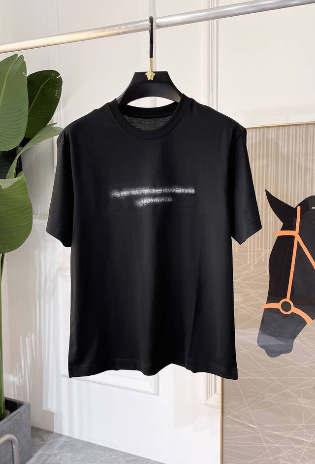 McQueen 2025Ss new classic round neck short sleeves, fashionable and versatile c
