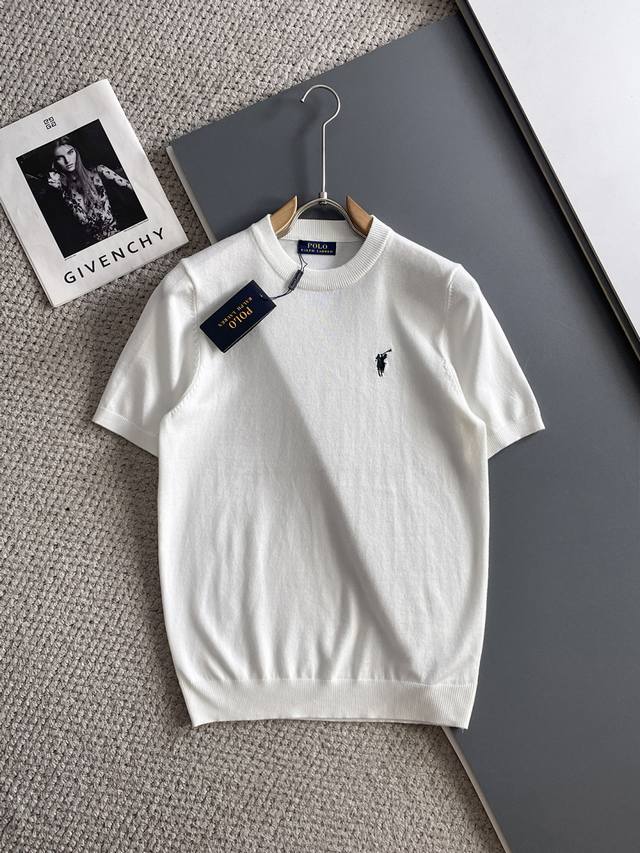 Moncler 2025 Spring and Summer new models are launched in the counter. The lates