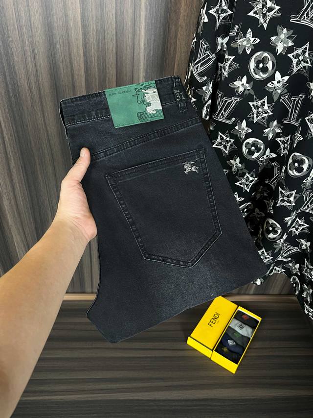 Moncler new arrival 2650 early spring new casual pants denim shorts, high-end cu