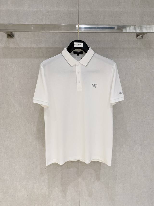 Givenchy short-sleeved T-shirt Craftsmanship: embroidery Color: black white Size