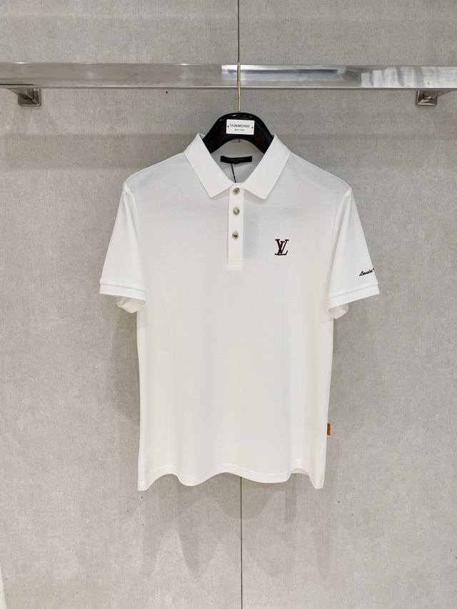 Fendi short-sleeved T-shirt Craftsmanship: embroidery Color: black and white Siz