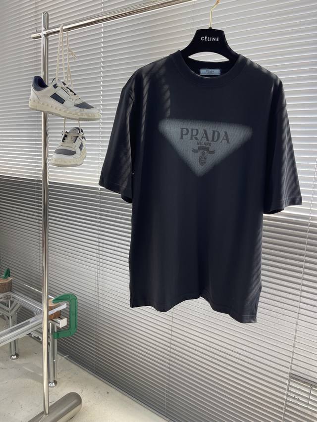 Celine short-sleeved T-shirt Craftsmanship: embroidery Color: black white Size: