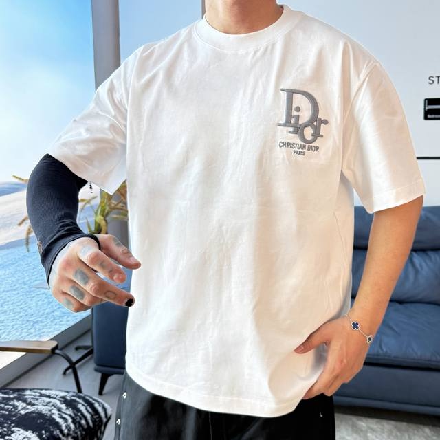 New Dior models are coming. 2620 New Year's hot new products are available at th