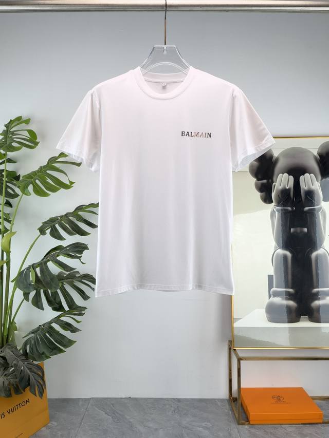 Alo new double-layered short-sleeved T-shirt with letter print. Whether it is a