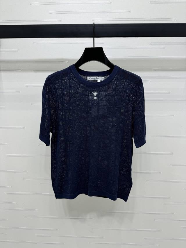Burberry's new double-layer letter-printed short-sleeved T-shirt. The letter pat