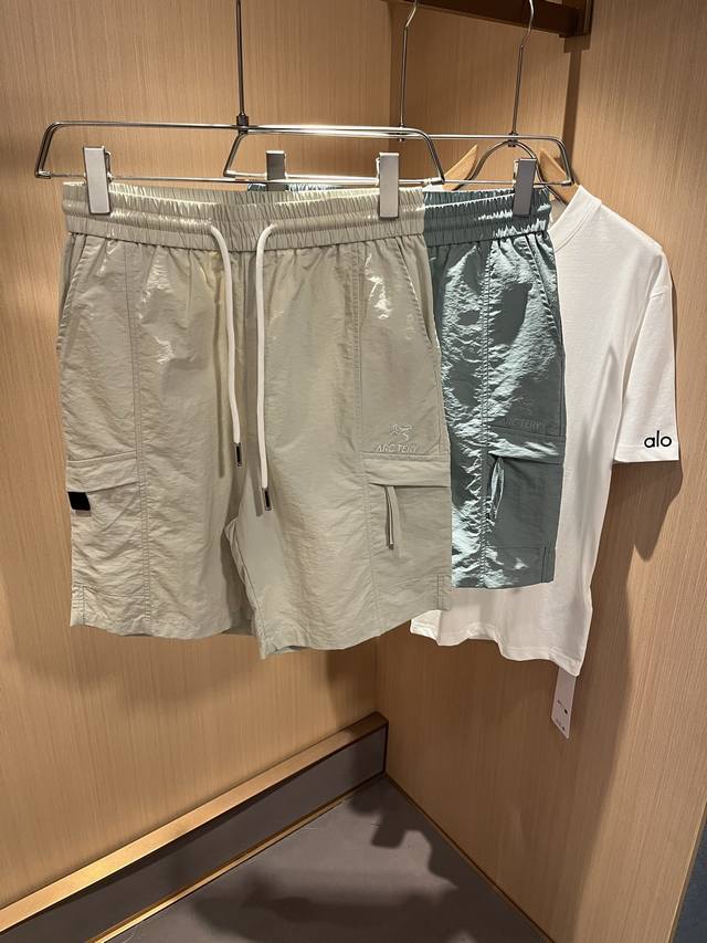 Loewe 2025 new summer short-sleeved T-shirt, special logo embroidery craftsmansh