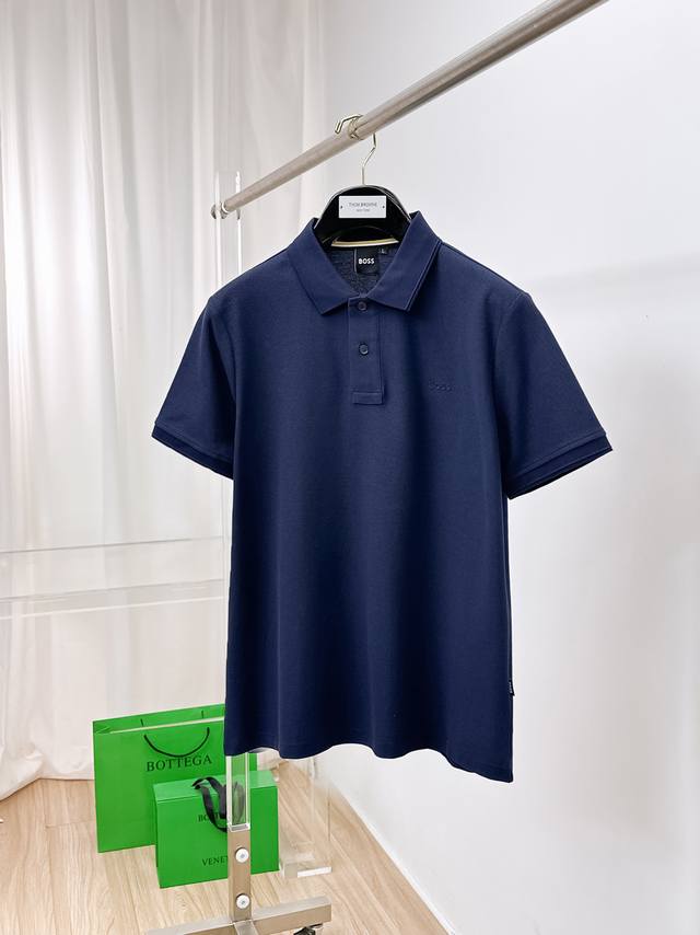 We11Done's treasure T-shirt is here! The pure cotton fabric is soft, skin-friend