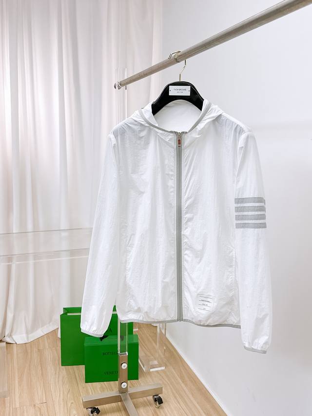 25Ss Moncler heavyweight round neck short-sleeved T-shirt and shorts set, made o