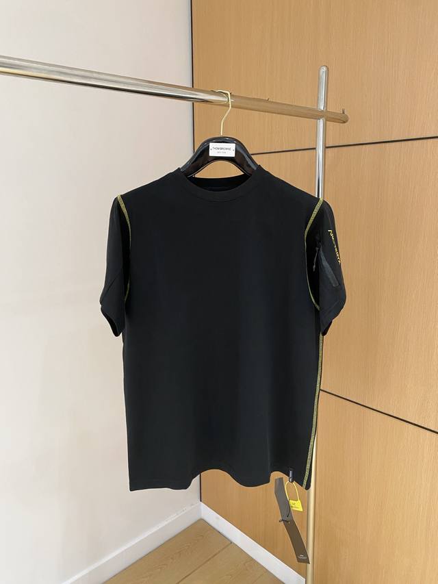 Chanel brand logo towel embroidered short-sleeved T-shirt, with its unique charm