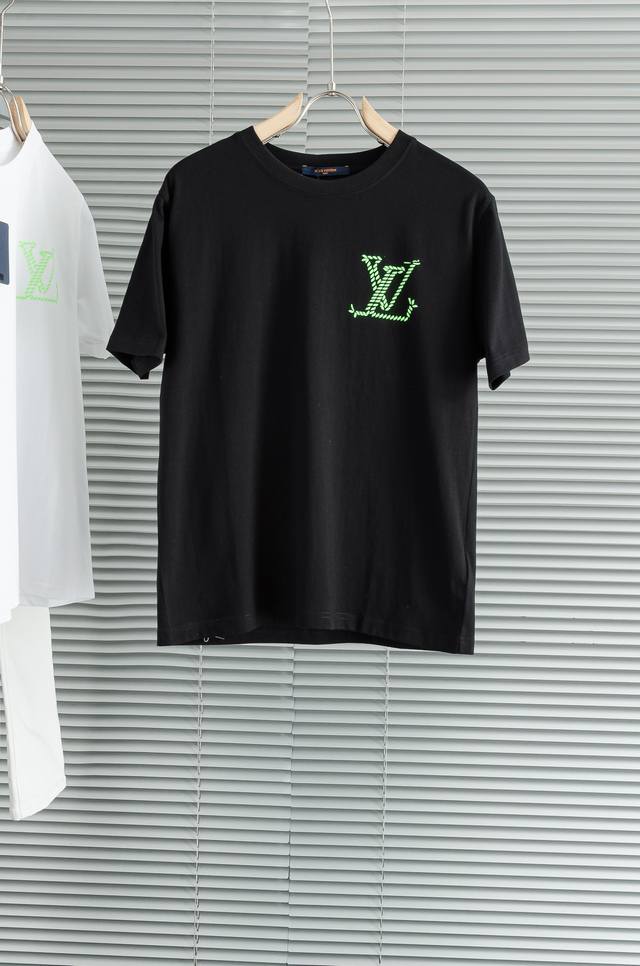 Louis Vuitton Lv 2025 summer new casual suit short-sleeved shorts set, high-end