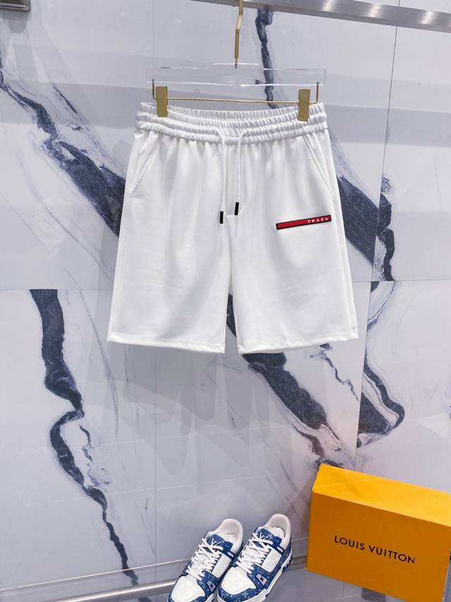 Fendi 2025 new men's jeans with good elasticity. Exclusively sold on the officia