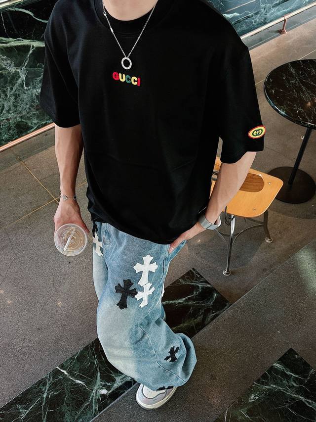 Prada's new T-shirt with lapel and short sleeves, custom-made fabrics with high