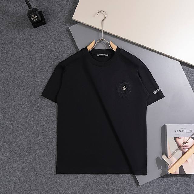 2025 Spring and Summer New T-shirt. Men's round neck classic Logo T-shirt uses i