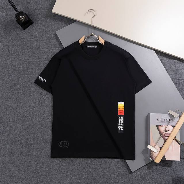 Gucci, the latest short-sleeved T-shirt of 2025, handsome and fashionable, with