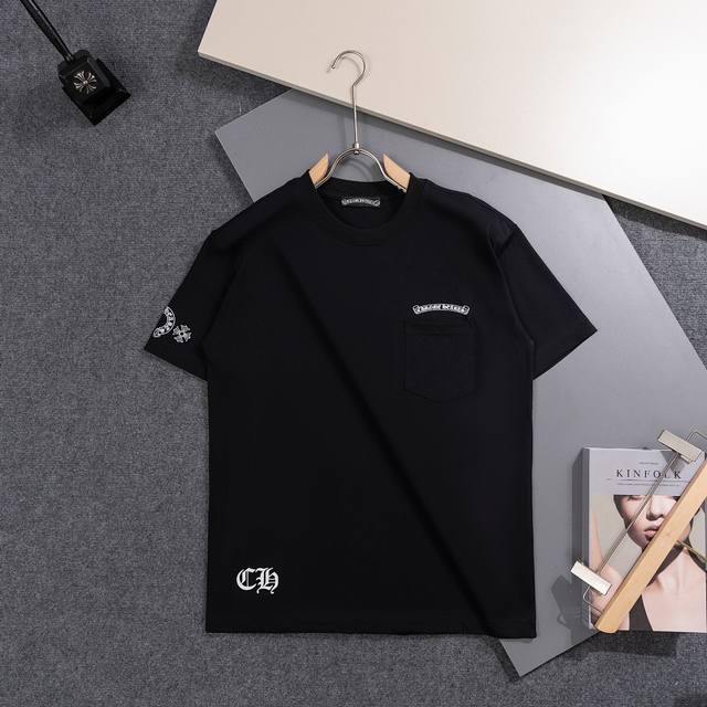 Brunello Cucinelli, 2025 latest knitted short-sleeved T-shirt, handsome and fash