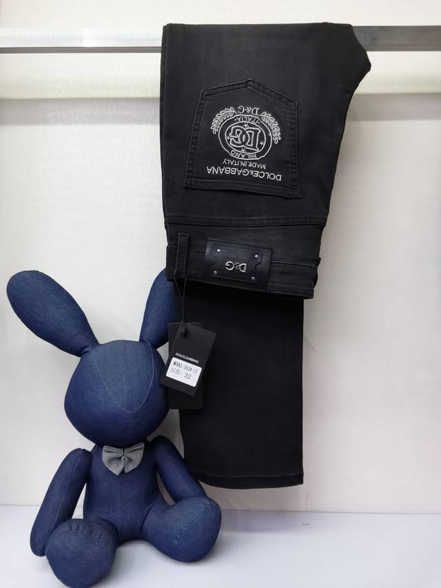 Moncler 2025 new light luxury back pocket nylon material, customized small lette