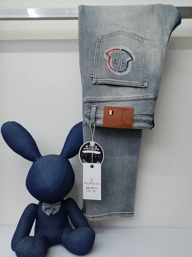 Burberry 2025 new light luxury style back pocket with embroidered horse logo on
