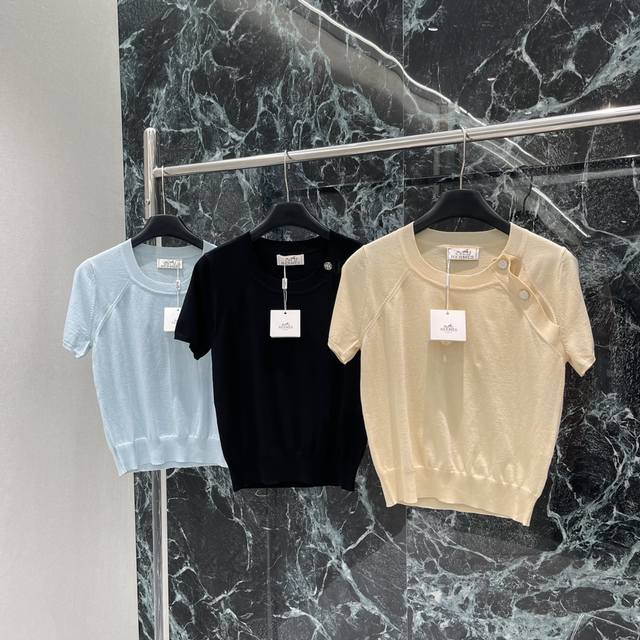 Gucci 25 G's flagship series is finally released, and the goods are worth lookin