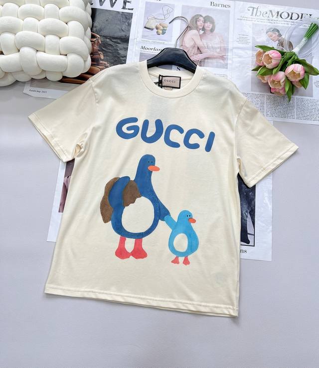 Gucci 25 G's flagship series is finally released, and the goods are worth lookin