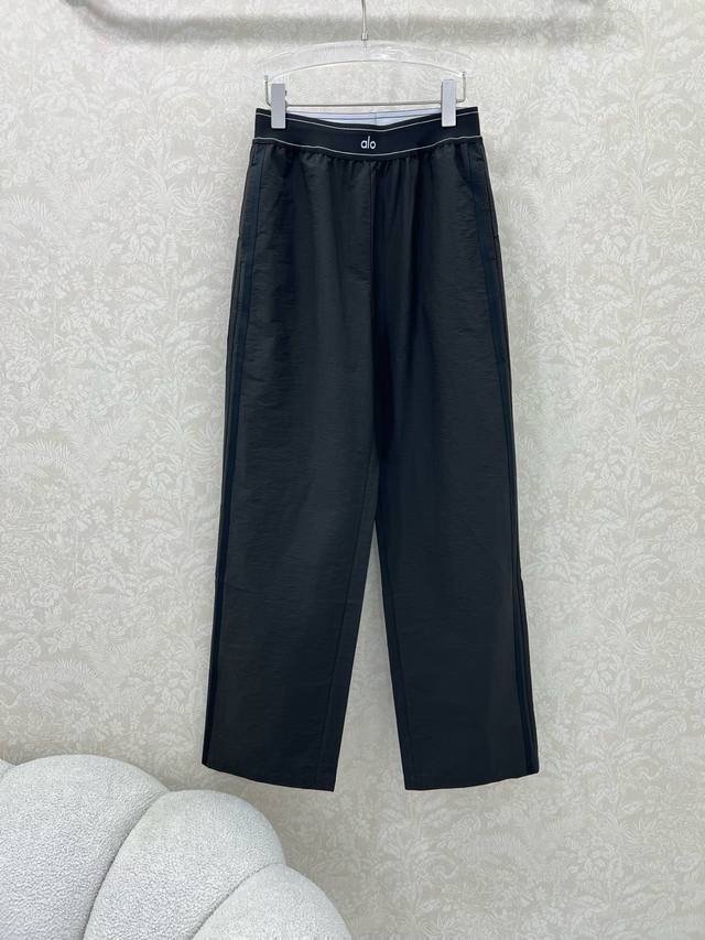 Factory price Toteme 25Ss Spring and Summer New Product Retro square toe flat bo