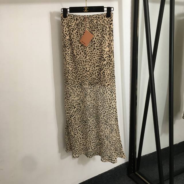 Factory price Pp: Hot sale 1:1 top-end new design, new packaging! Valentino 2025