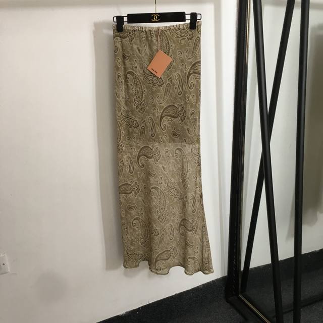 Factory price Pp: Hot sale 1:1 top-end new design, new packaging! Valentino 2025