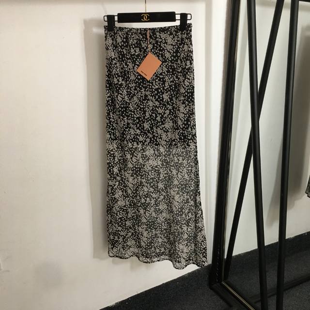 Factory price Pp: Hot sale 1:1 top-end new design, new packaging! Valentino 2025