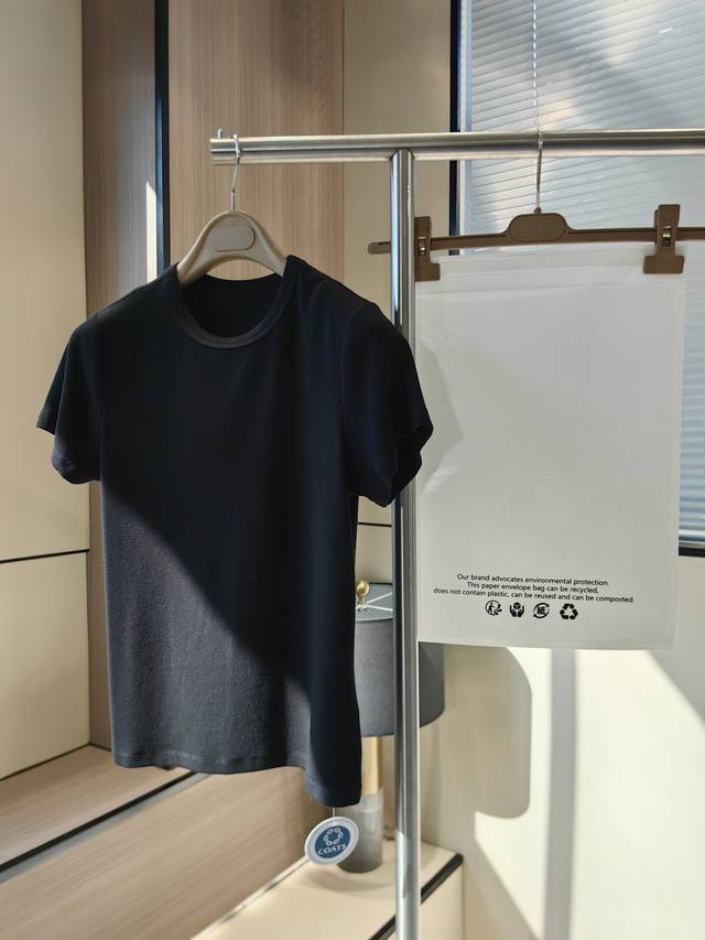 Miumiu new style~ A must-have for the popular mesh ballet shoes~ Simple and adv