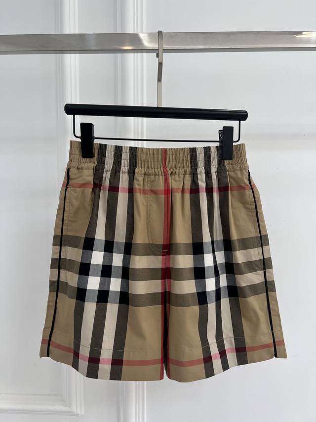 Miumiu continues to be fashionable online! The elements of college style and neu