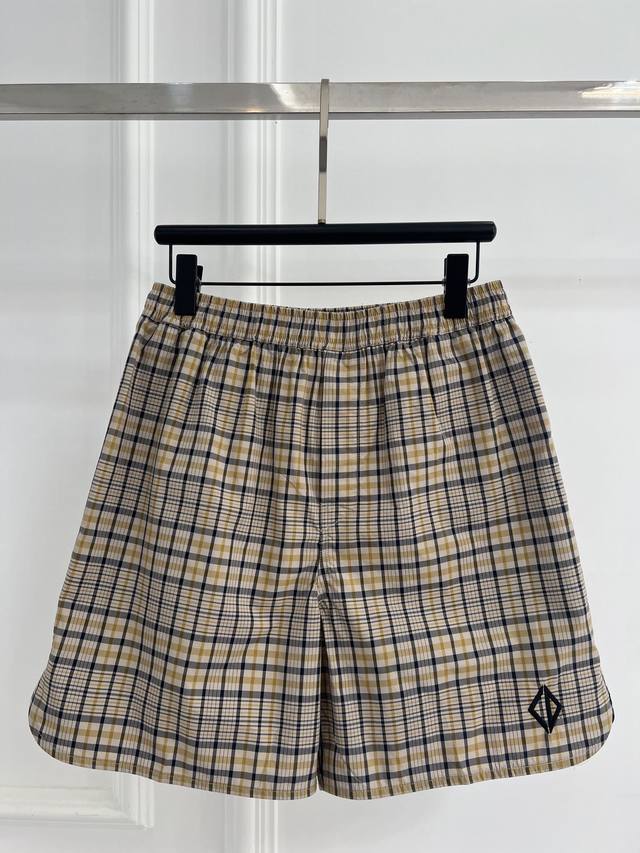 Miumiu continues to be fashionable online! The elements of college style and neu