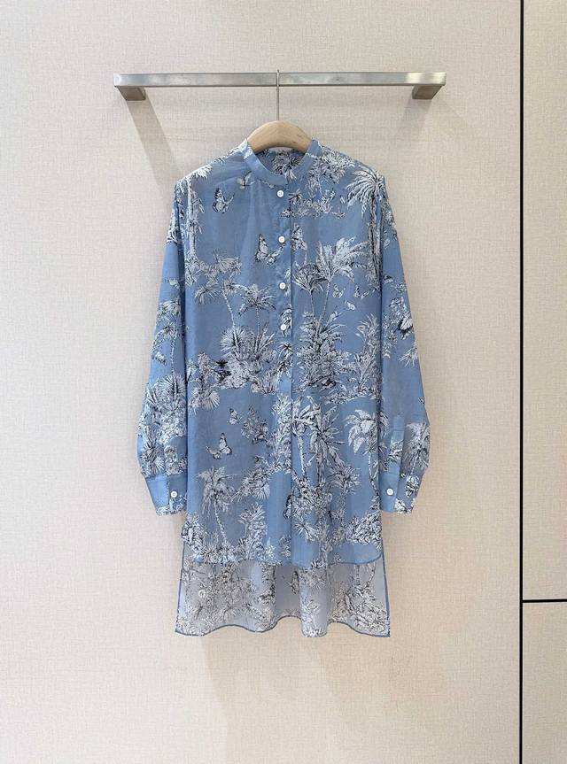 Margiela .Mm6 actually released such a cute Tabi Mary Jane This season's thick-s