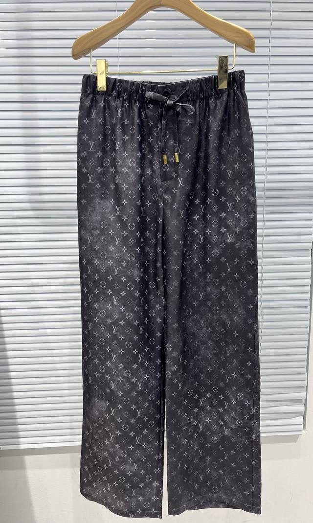 Style No. 20253312 Miumi* New collar logo patch hip waist striped knitted suspen