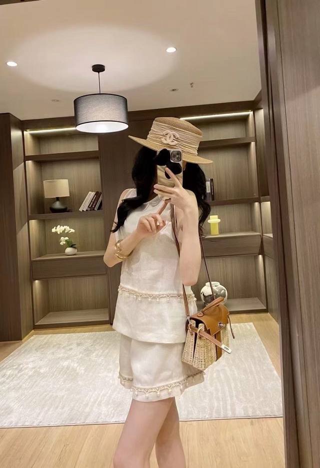 Dior Dior early spring new product soft breathable knitted long-sleeved top, str
