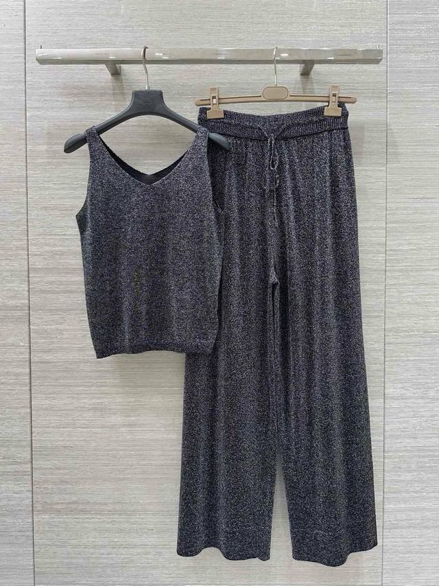 Set Vest and skirt 100% linen set, the top has a unique lace-up design, with exq