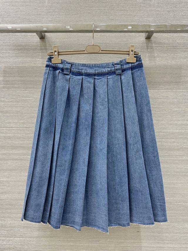 Set Popular fashion set! 4 heavy pleated casual tops and pleated high waist skir