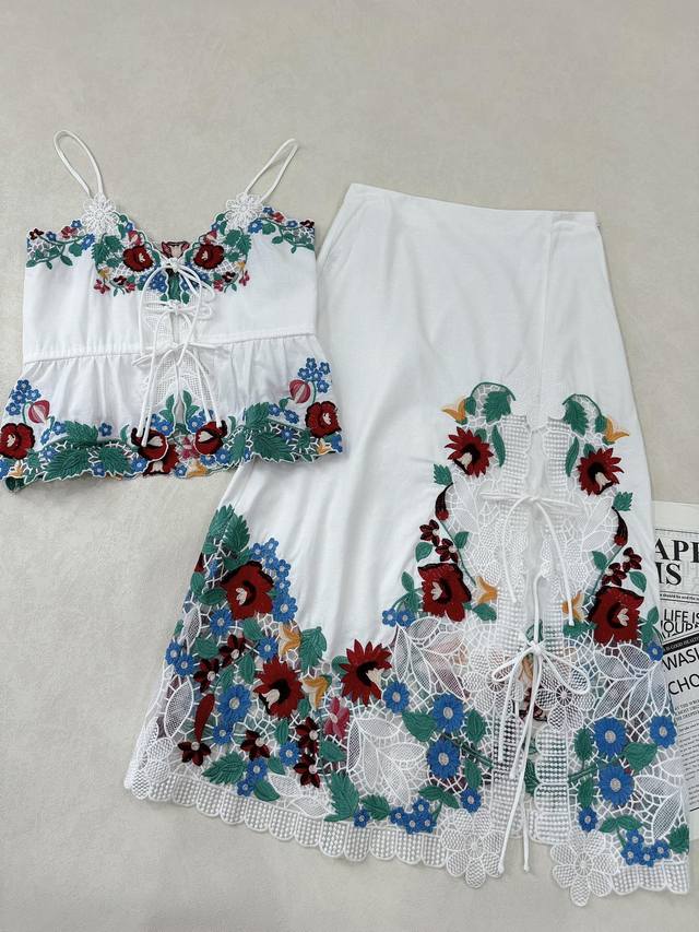 D's new summer round-neck knitted five-pointed star short-sleeved shirt Color: R