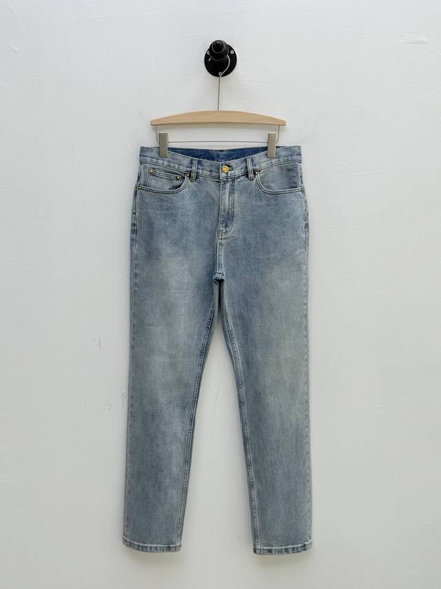 Bal* Balenciaga shredded letter print distressed short T-shirt Shredded print on