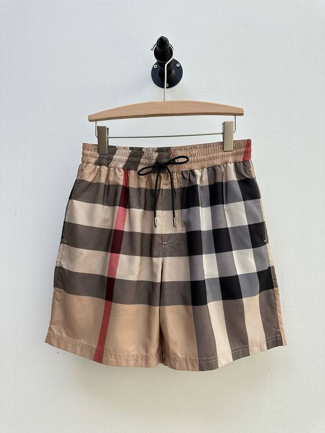 Dior reversible trousers, elegant tailoring, high-end fabrics, showing the capab