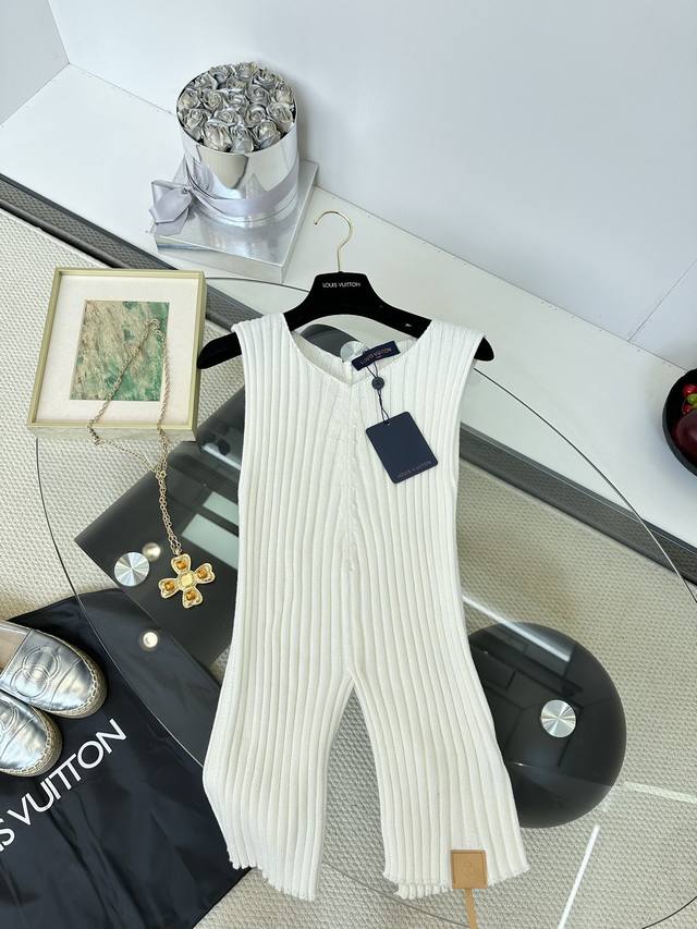 custom fabric jeans Using high-end custom fabrics, the jeans are very comfortabl