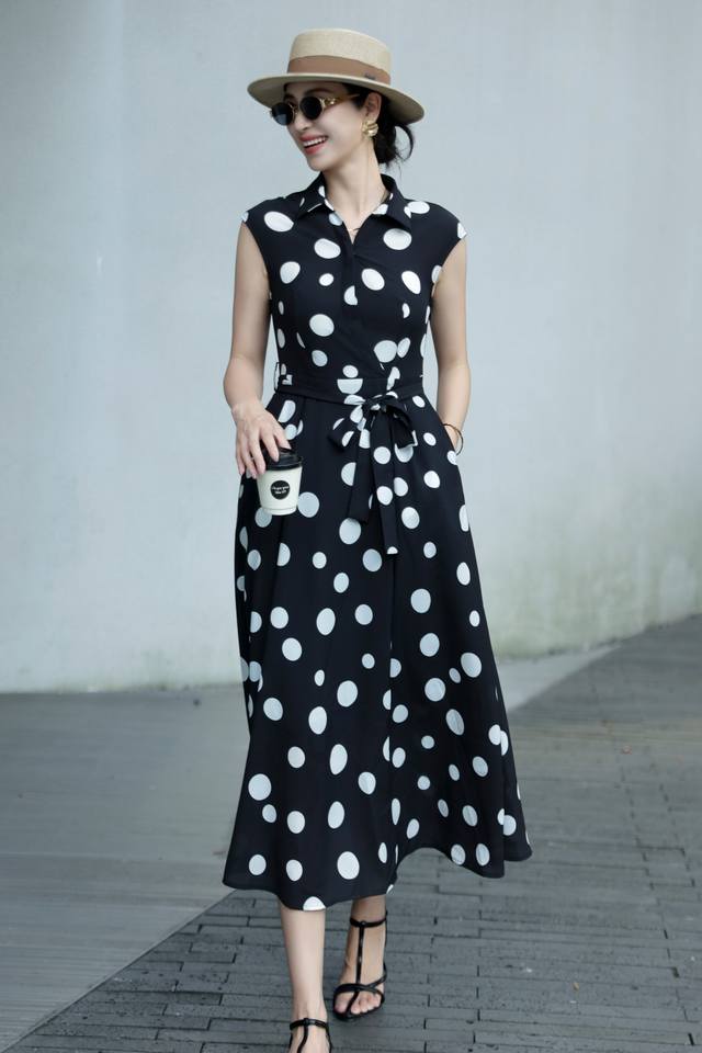 Product name: Square flower Xiangyun yarn vest Craftsmanship: Summer silk Xiangy