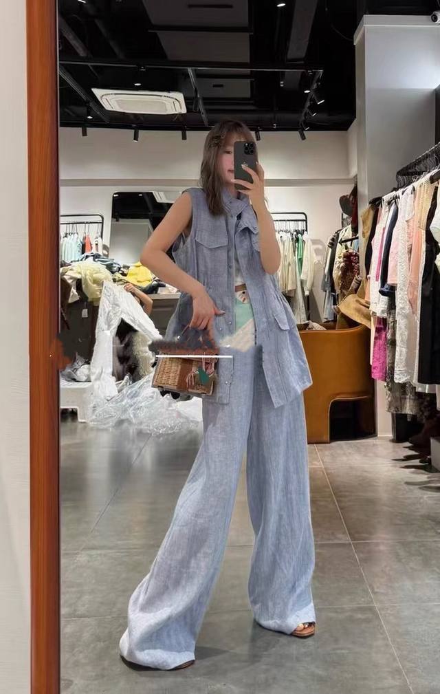 Chane* hollow stitching small top 25C resort series Round neck and loose puff sl
