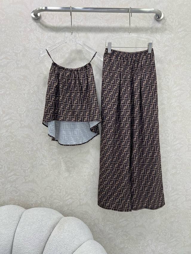 Louis Vuitto*2025 new arrivals Denim lace vest short skirt set Customized Yb twi